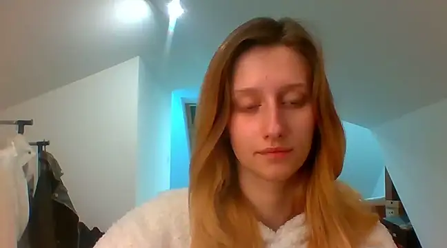 Snapshot of LUNA_delight chatting on January 8, 2025, 5:48 pm LUNA delight online show from January 8, 2025, 5:48 pm