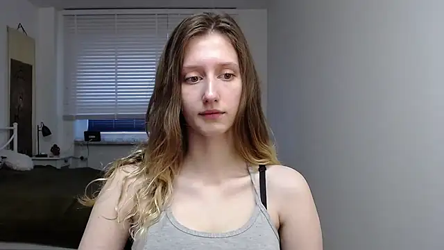 Snapshot of LUNA_delight chatting on September 29, 2025, 5:25 am LUNA delight online show from September 29, 2025, 5:25 am