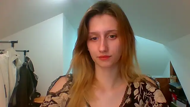 Snapshot of LUNA_delight chatting on January 24, 2025, 5:53 pm LUNA delight online show from January 24, 2025, 5:53 pm