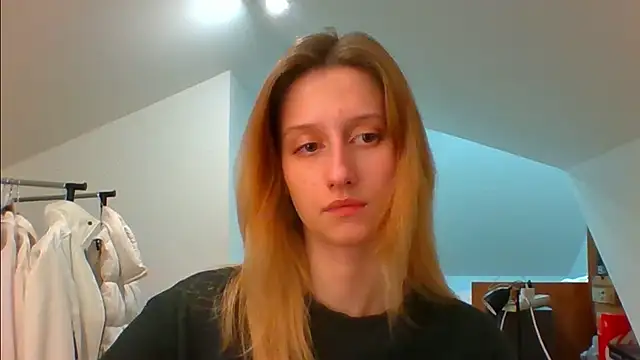 Snapshot of LUNA_delight chatting on December 13, 2024, 5:43 pm LUNA delight online show from December 13, 2024, 5:43 pm