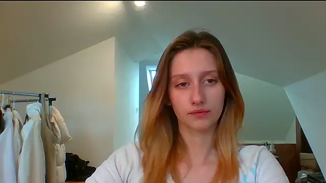 Snapshot of LUNA_delight chatting on January 3, 2025, 11:14 am LUNA delight online show from January 3, 2025, 11:14 am