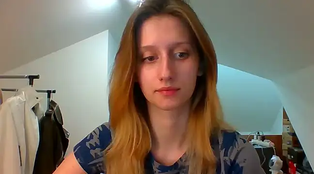 Snapshot of LUNA_delight chatting on February 12, 2025, 6:19 pm LUNA delight online show from February 12, 2025, 6:19 pm