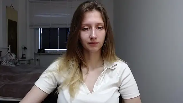 Snapshot of LUNA_delight chatting on September 15, 2025, 5:41 am LUNA delight online show from September 15, 2025, 5:41 am