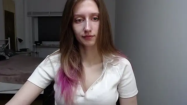 Snapshot of LUNA_delight chatting on December 5, 2025, 6:34 am LUNA delight online show from December 5, 2025, 6:34 am