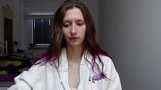 Snapshot of LUNA_delight chatting on November 5, 2025, 6:27 am LUNA delight online show from November 5, 2025, 6:27 am