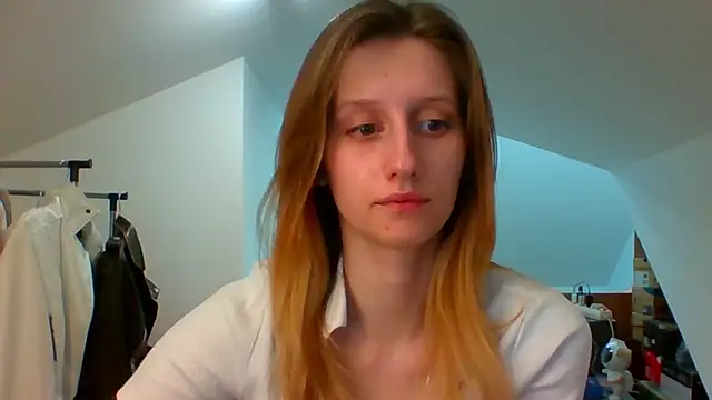 Snapshot of LUNA_delight chatting on February 14, 2025, 5:46 pm LUNA delight online show from February 14, 2025, 5:46 pm