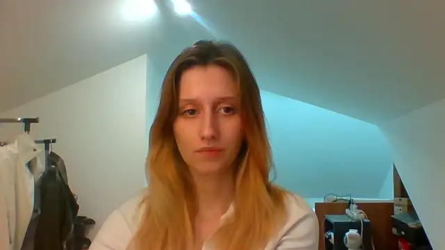 Snapshot of LUNA_delight chatting on January 17, 2025, 5:41 pm LUNA delight online show from January 17, 2025, 5:41 pm