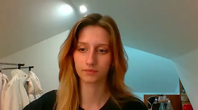 Snapshot of LUNA_delight chatting on December 11, 2024, 5:48 pm LUNA delight online show from December 11, 2024, 5:48 pm