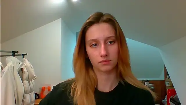 Snapshot of LUNA_delight chatting on December 13, 2024, 2:38 pm LUNA delight online show from December 13, 2024, 2:38 pm