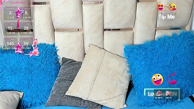 natalyclauss  online show from March 13, 2025, 4:27 am