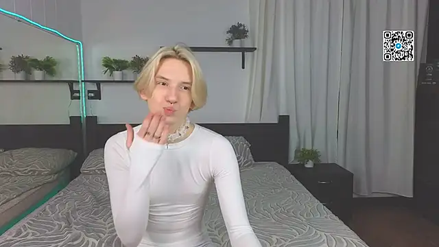 Snapshot of Ron_Vils chatting on November 8, 2025, 7:12 am Ron Vils online show from November 8, 2025, 7:12 am