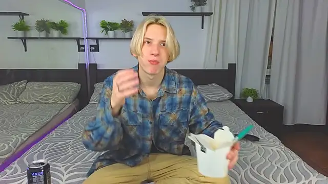 Snapshot of Ron_Vils chatting on November 12, 2025, 12:53 pm Ron Vils online show from November 12, 2025, 12:53 pm