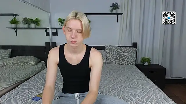 Snapshot of Ron_Vils chatting on November 5, 2025, 7:55 am Ron Vils online show from November 5, 2025, 7:55 am