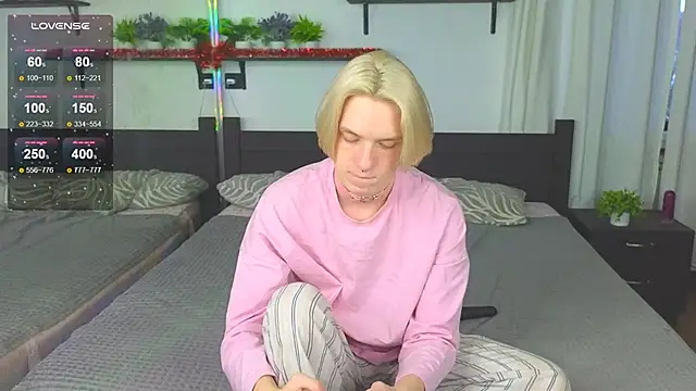 Snapshot of Ron_Vils chatting on December 5, 2025, 9:19 am Ron Vils online show from December 5, 2025, 9:19 am