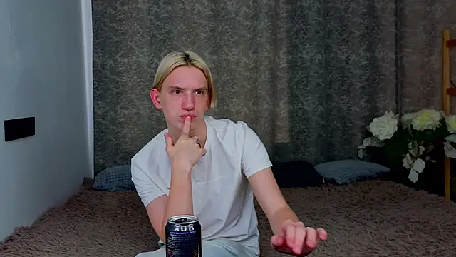 Snapshot of Ron_Vils chatting on November 6, 2025, 7:45 am Ron Vils online show from November 6, 2025, 7:45 am