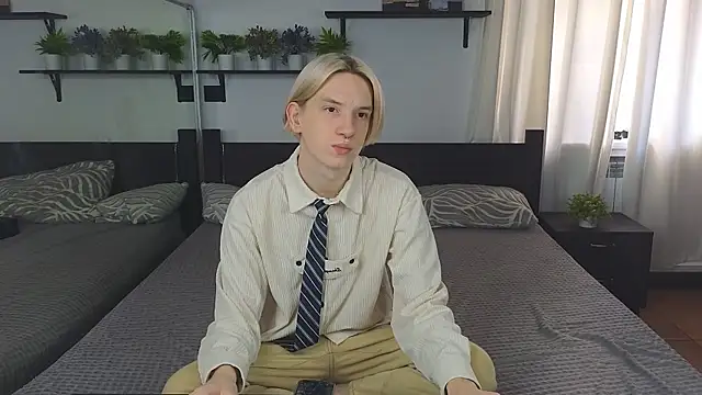 Snapshot of Ron_Vils chatting on November 19, 2025, 6:13 am Ron Vils online show from November 19, 2025, 6:13 am