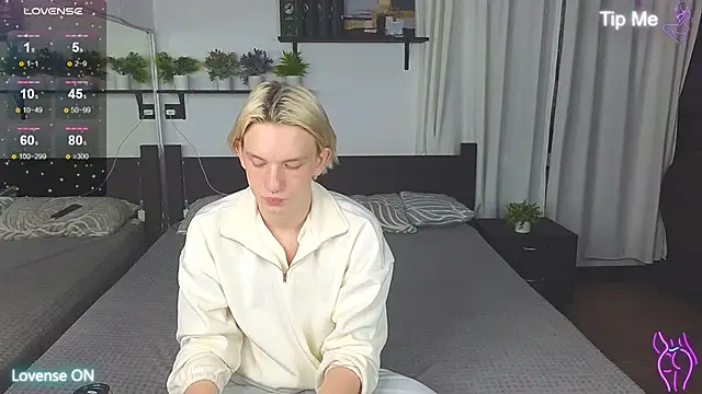 Snapshot of Ron_Vils chatting on November 26, 2025, 10:04 am Ron Vils online show from November 26, 2025, 10:04 am