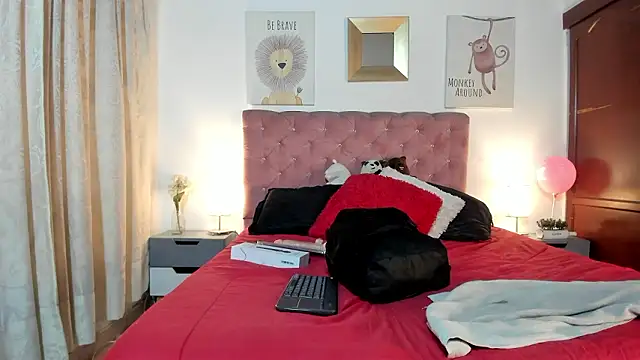 CelessteRedds online show from March 27, 2026, 12:06 pm