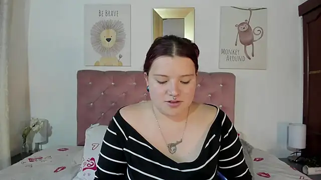 Snapshot of CelessteRedds chatting on December 15, 2025, 11:27 am CelessteRedds online show from December 15, 2025, 11:27 am