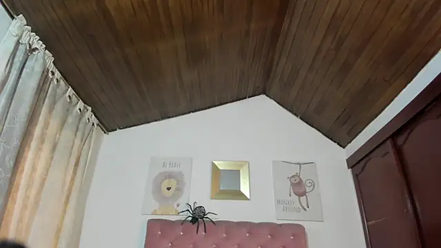 Snapshot of CelessteRedds chatting on October 31, 2025, 11:40 am CelessteRedds online show from October 31, 2025, 11:40 am