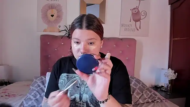 Snapshot of CelessteRedds chatting on October 30, 2025, 11:30 am CelessteRedds online show from October 30, 2025, 11:30 am