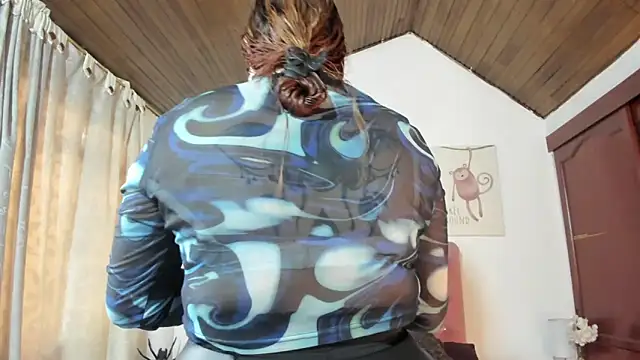 Snapshot of CelessteRedds chatting on November 5, 2025, 11:24 am CelessteRedds online show from November 5, 2025, 11:24 am