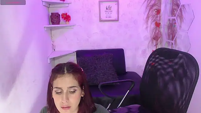 Melothompson online show from January 15, 2025, 3:07 pm