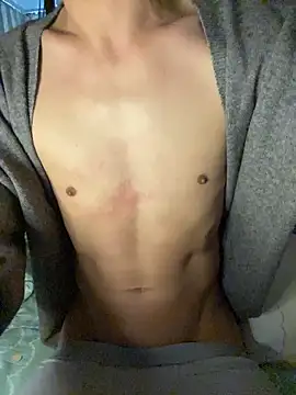 Snapshot of ADilil chatting on April 10, 2026, 12:28 am ADilil online show from April 10, 2026, 12:28 am