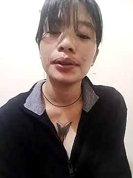 Cool  girl online show from January 6, 2025, 7:35 pm