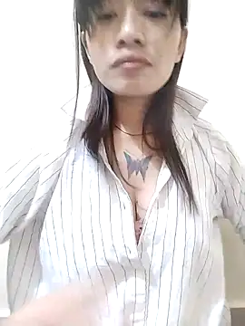 Cool  girl online show from January 16, 2025, 3:24 pm