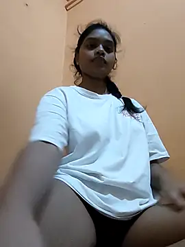 Cool  girl online show from November 1, 2025, 8:03 pm