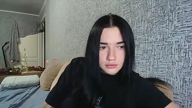 Liana diva online show from December 22, 2025, 2:17 pm