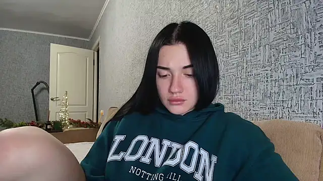 Snapshot of Liana_diva chatting on December 15, 2025, 6:25 pm Liana diva online show from December 15, 2025, 6:25 pm