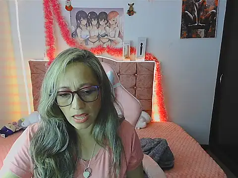 Snapshot of Melanyy_100 chatting on December 12, 2024, 6:21 pm Melanyy 100 online show from December 12, 2024, 6:21 pm