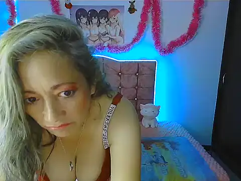 Snapshot of Melanyy_100 chatting on December 6, 2024, 11:41 pm Melanyy 100 online show from December 6, 2024, 11:41 pm