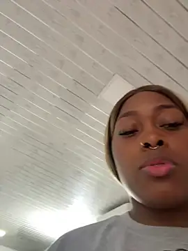 Snapshot of Lilybaudinx96 chatting on February 3, 2026, 1:05 pm Lilybaudinx96 online show from February 3, 2026, 1:05 pm