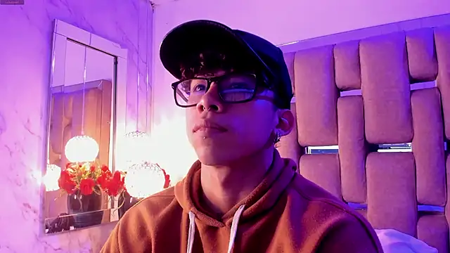 Snapshot of AkazaBoy_ chatting on December 20, 2025, 4:26 am AkazaBoy online show from December 20, 2025, 4:26 am