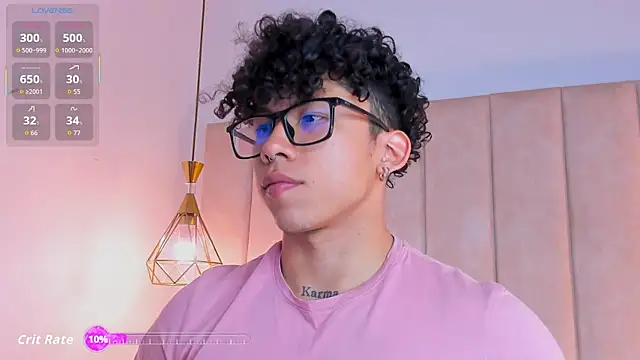 Snapshot of AkazaBoy_ chatting on November 19, 2025, 4:34 am AkazaBoy online show from November 19, 2025, 4:34 am