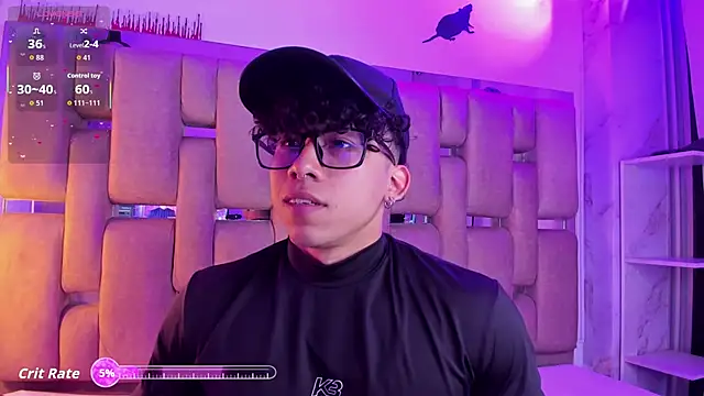 Snapshot of AkazaBoy_ chatting on October 31, 2025, 8:05 pm AkazaBoy online show from October 31, 2025, 8:05 pm