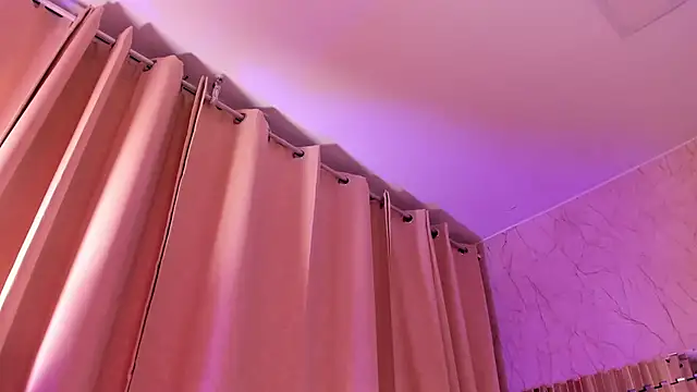 Snapshot of AkazaBoy_ chatting on January 7, 2026, 4:50 am AkazaBoy online show from January 7, 2026, 4:50 am