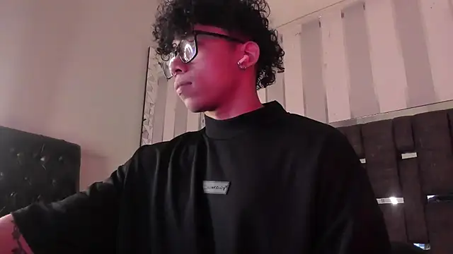 AkazaBoy  online show from March 23, 2026, 5:07 am