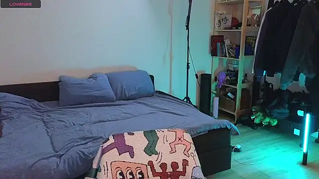 Snapshot of Space_X_Roxy_ chatting on March 3, 2025, 5:09 pm Space X Roxy  online show from March 3, 2025, 5:09 pm