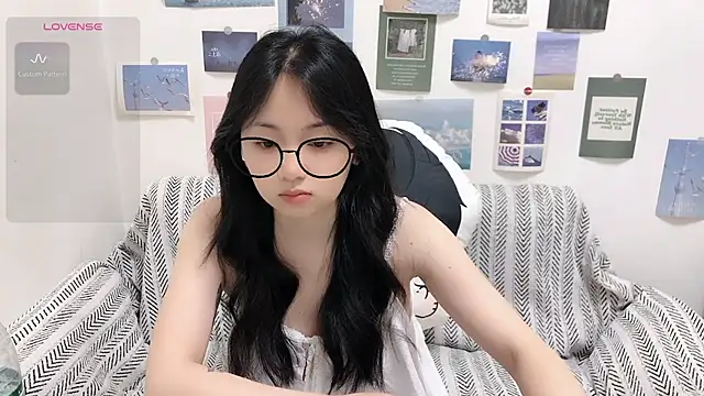 Snapshot of LiLiYbaby chatting on June 19, 2026, 6:52 am LiLiYbaby online show from June 19, 2026, 6:52 am