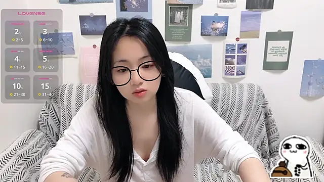 LiLiYbaby online show from April 10, 2026, 6:42 am