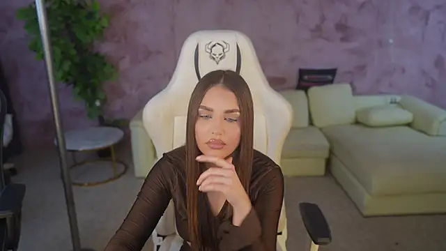 Snapshot of Magnetic_Mia_ chatting on November 8, 2025, 12:47 am Magnetic Mia online show from November 8, 2025, 12:47 am