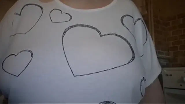 AalinnaK online show from January 8, 2026, 11:44 pm