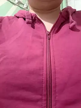 AalinnaK online show from January 6, 2025, 11:09 pm