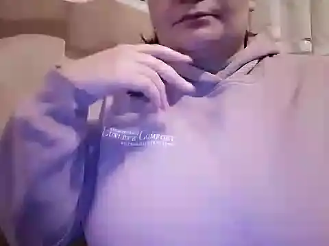 AalinnaK online show from February 17, 2025, 7:44 pm