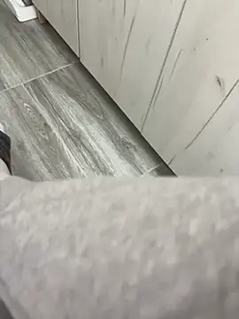 daubine46 online show from April 18, 2026, 6:38 am