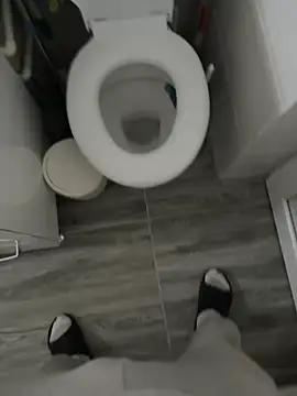 daubine46 online show from April 19, 2026, 5:41 am